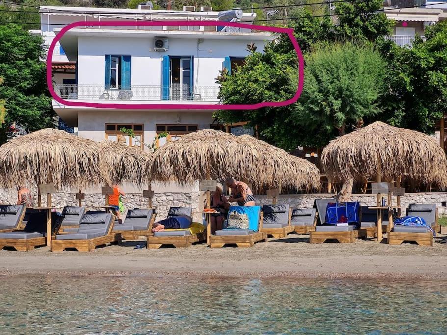 Big Apartment On The Beach Толо Екстер'єр фото