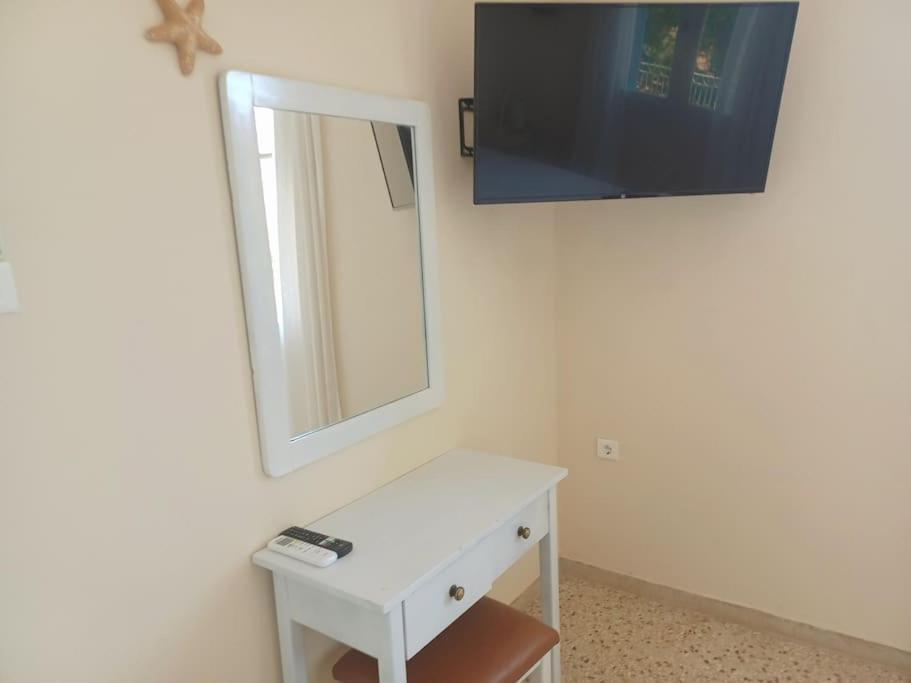 Big Apartment On The Beach Толо Екстер'єр фото