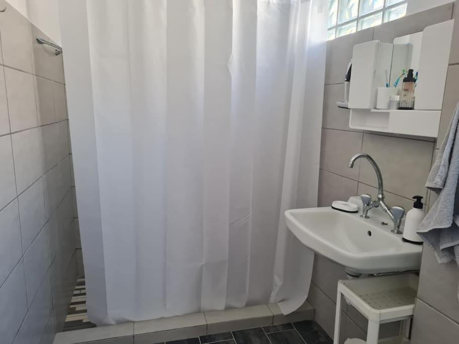 Big Apartment On The Beach Толо Екстер'єр фото