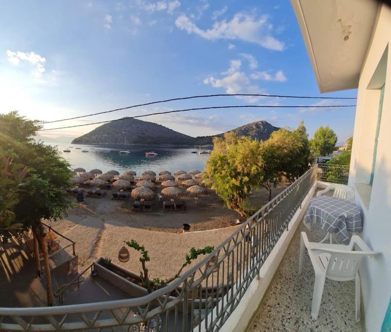 Big Apartment On The Beach Толо Екстер'єр фото