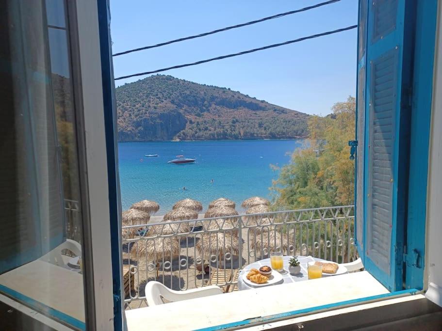 Big Apartment On The Beach Толо Екстер'єр фото
